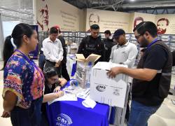 Voto en casa durante la segunda vuelta para las Elecciones Presidenciales.