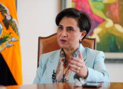 Fotografía de archivo que muestra a la ministra de Relaciones Exteriores y Movilidad Humana de Ecuador, Gabriela Sommerfeld, hablando durante una entrevista con EFE, el 11 de junio de 2024 en Quito.