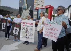 Plantón para exigir justicia por los cuatro de Las Malvinas.