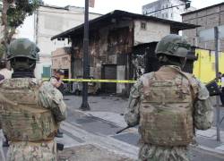El área afectada por un coche bomba que estalló en el centro de Guayaquil, en la intersección de las calles Rumichaca y Quisquís.