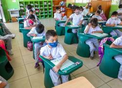 Sobre la situación escolar, la ministra de Educación indicó que hasta el viernes pasado había casi 6.000 escuelas con clases a distancia.