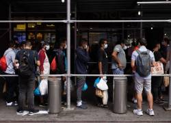 El alcalde de Nueva York, Eric Adams, aseguró que hay más solicitantes de asilo bajo el cuidado de la ciudad que neoyorquinos sin hogar