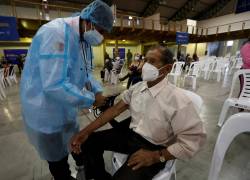El Ministerio de Salud restableció la distribución de vacunas contra la COVID-19 en Quito