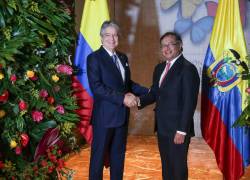El presidente Guillermo Lasso (izquierda) resaltó que las relaciones con Colombia deben ser fluidas, independientemente la ideología de los mandatarios.