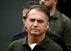 El expresidente brasileño (2019-2022) Jair Bolsonaro sale del hospital DF Star de Brasilia el 14 de septiembre de 2025, tras someterse a una serie de exámenes médicos.