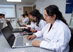 Con el enfoque One Health, la UIDE transmite en sus aulas una visión integrada de la salud humana, animal y ambiental.