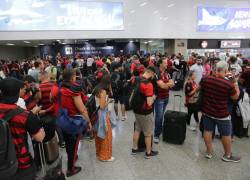 Tensión entre hinchas del Flamengo por retraso de vuelos a Ecuador