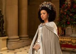 El ‘spin-off’ de ‘Los Bridgerton’, que se centra en una joven reina Carlota, nos envolverá en la historia de amor del rey Jorge III de Inglaterra.