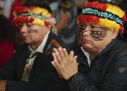 El presidente de la Confederación de Nacionalidades Indígenas de la Amazonía Ecuatoriana (Confeniae), Marlon Vargas, participa en una rueda de prensa, este lunes, en Quito (Ecuador).