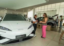 Incentivos tributarios, ahorro en combustible y una mayor conciencia ambiental impulsan la demanda de vehículos eléctricos en Ecuador.