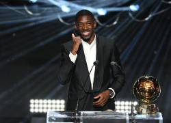 Dembelé ganó el premio al mejor jugador del mundo en la edición 69 de la gala del Balón de Oro se realizó en el Théatre du Chatelet de París.