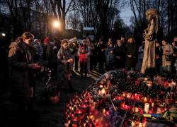 Los ucranianos recordaron con velas encendidas la muerte de 3,9 millones de compatriotas por la hambruna orquestada por la Unión Soviética.