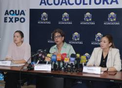Pamela Nath, directora de Sustainable Shirmp Partnership; YahiraPiedrahita, directora ejecutiva de la Cámara Nacional de Acuacultura y Gabriela Nivelo , directora de AQUAEXPO.