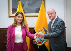 Vicepresidentes de Colombia y Ecuador hablaron sobre la importancia de reforzar la vacunación en frontera y el intercambio científico para producción de vacunas.