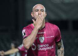 Carlos González celebrando el gol anotado con Independiente del Valle frente a Libertad de Paraguay.