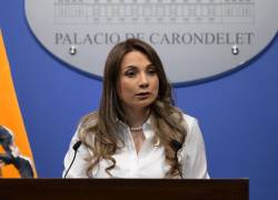 La nueva portavoz de Ecuador, Carolina Jaramillo, habla durante una conferencia de prensa en el Palacio de Carondelet.