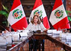 Dina Boluarte, presidenta de Perú, no puede salir de su país sin autorización parlamentaria.