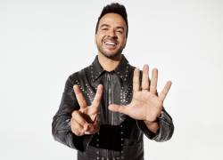 Fotografía cedida por Elastic People donde aparece el cantautor puertorriqueño Luis Fonsi quien estrenó este viernes su nuevo álbum, 'El Viaje'.