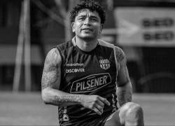 Fotografía del futbolista Mario Pineida.