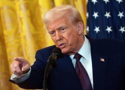 El presidente estadounidense, Donald Trump, hace gestos durante una conferencia de prensa con el primer ministro indio, Narendra Modi.