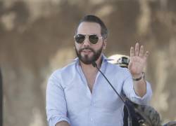 El presidente de El Salvador, Nayib Bukele, habla durante un evento en Costa Rica.