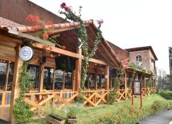 Grilling Rustic Restaurant abrió su segundo local en el kilómetro 10 de la vía a la costa en Guayaquil.