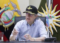 El presidente Guillermo Lasso en una reunión convocada en el marco del estado de excepción declarado en Guayas, Santo Domingo de los Tsáchilas y Esmeraldas.