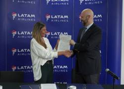 Mónica Fistrovic, CEO de LATAM y Fernando Delgado, vicepresidente de Silversea para Ecuador.