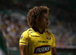Erick Mendoza disputando el partido de Copa Ecuador con Barcelona SC.