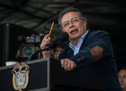 El presidente colombiano Gustavo Petro pronuncia un discurso durante un mitin.