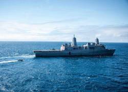 El buque USS San Antonio (LPD-17) de la Armada de Estados Unidos llegó a Manta.
