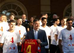Pedro Sánchez recibiendo a la Selección Española de Fútbol tras ganar la Eurocopa 2024. (Foto: La Moncloa)
