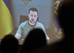 Zelenski instó a los países a hacer sentir a Rusia el alto precio de haber invadido Ucrania hace seis meses.