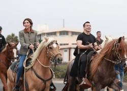 Noboa publicó imágenes de una cabalgata junto a la secretaria de Seguridad Nacional de EE.UU., Kristi Noem.