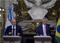 El presidente de Brasil, Luis Inácio Lula da Silva y el presidente de Argentina, Alberto Férnandez, dan una conferencia de prensa en la casa de gobierno de Buenos Aires, Argentina.