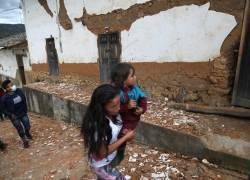 Un niño de tres años es el primer fallecido por el terremoto en Perú; un río amenaza con desborde