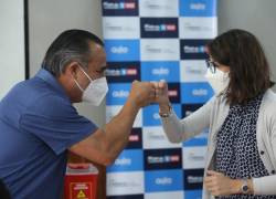 Ministros de Desarrollo y de Salud fueron vacunados en el fin de la segunda fase