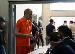 Fotografía que muestra al exvicepresidente del correísmo, Jorge Glas, en uno de los pasillos de la nueva prisión.