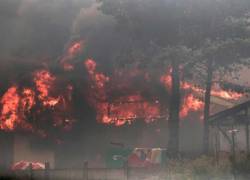 Los incendios en la región central de Valparaíso han afectado varias localidades, entre ellas la zona industrial de Viña del Mar.
