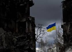 Rusia lanza ultimátum para rendición, pero Ucrania responde que luchará hasta el final
