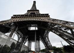 La Torre Eiffel es el monumento más visitado del mundo. Se estima que al año recibía a 7 millones de turistas, de los cuales el 75% son extranjeros.