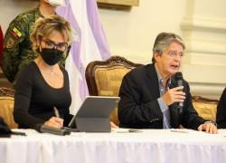 La alcaldesa Cynthia Viteri asistió a la rueda de prensa que dio el presidente Guillermo Lasso sobre la inseguridad en el país.