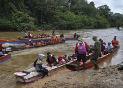 Los migrantes, 46 nacionales de Venezuela y 5 de Ecuador, eran transportados en una lancha rápida.