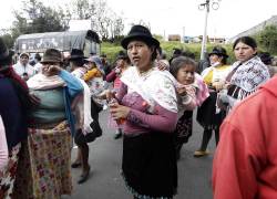 Líderes de varias organizaciones sociales exigieron al Gobierno la inmediata libertad de Leonidas Iza.
