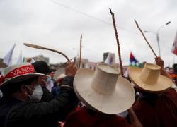 Simpatizantes del candidato ganador Pedro Castillo realizaron una marcha en apoyo al triunfo en Lima. El fujimorismo se queda sin cartas para detener su inminente tercera derrota consecutiva.