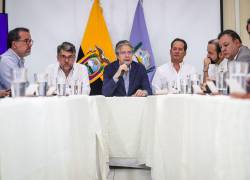 Guillermo Lasso se reunió con varias autoridades ante la ola de violencia que se vive en el país.