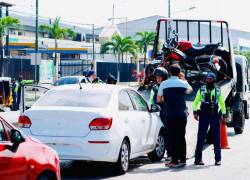 La ATM ha sancionado en octubre a los vehículos sin placas en Guayaquil.