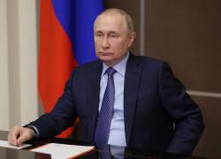 El presidente ruso, Vladimir Putin, preside una reunión con los miembros permanentes del Consejo de Seguridad de Rusia por videoconferencia.