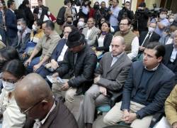 Miembros de grupos indígenas y representantes del Gobierno durante las mesas de diálogo realizadas este miércoles 13 de julio de 2022.