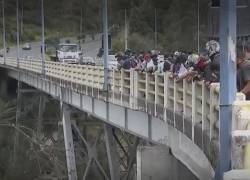 Las autoridades tardaron dos horas en recuperar el cuerpo de la víctima.